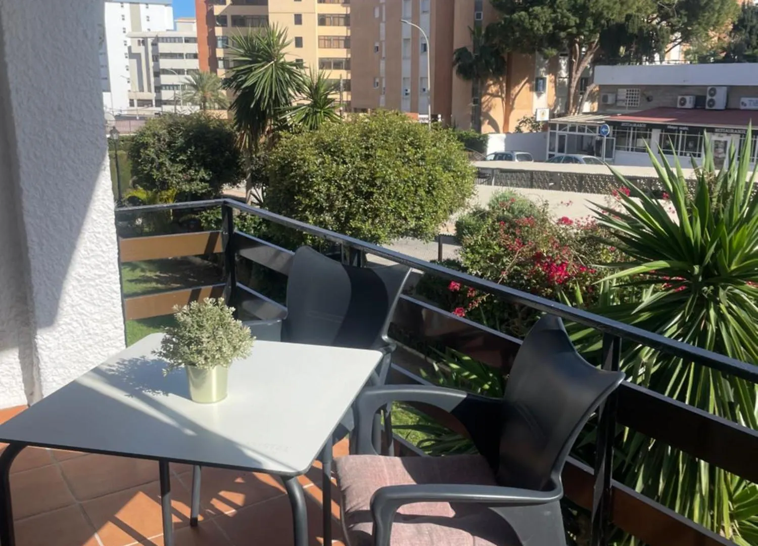 Central 2 Bedroom Apartment 托雷莫利诺斯