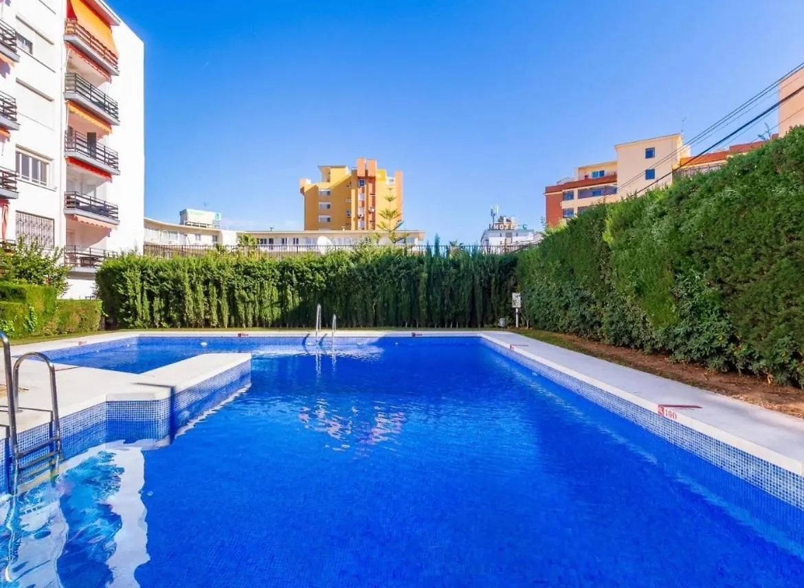 Central 2 Bedroom Apartment 托雷莫利诺斯